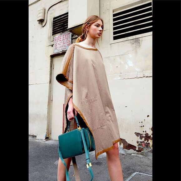 MUSEE WOMENS BROWN BOX CUT PONCHO M-L NWT$345 - Picture 2 of 7